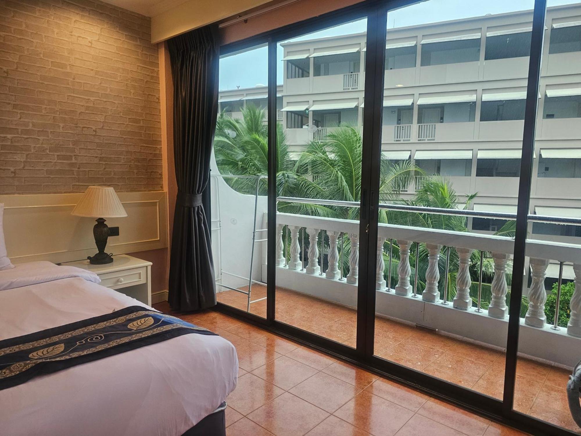 Patong Central Residence & Apartment Zimmer foto